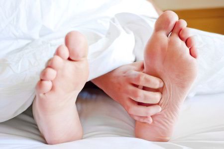 Онемение ног во время сна