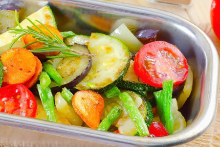Замените варёные овощи печеными