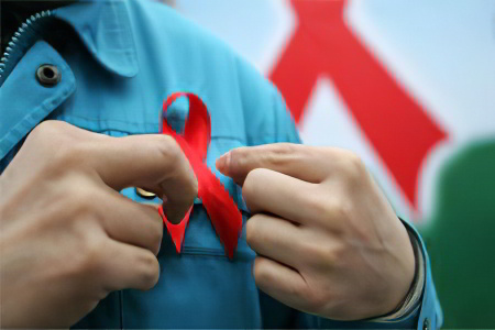 Приверженность человека к лечению ВИЧ