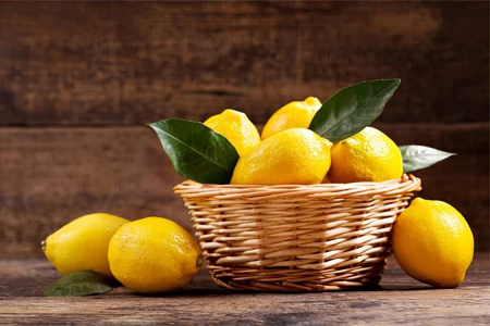 Как употребляют лимоны