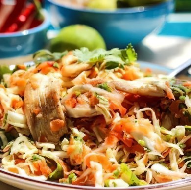 Тайский салат с курицей Тайский салат с курицей