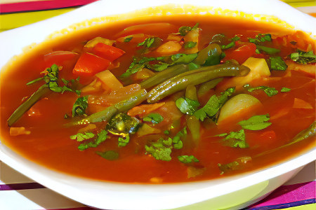 Томатный суп с зеленой фасолью